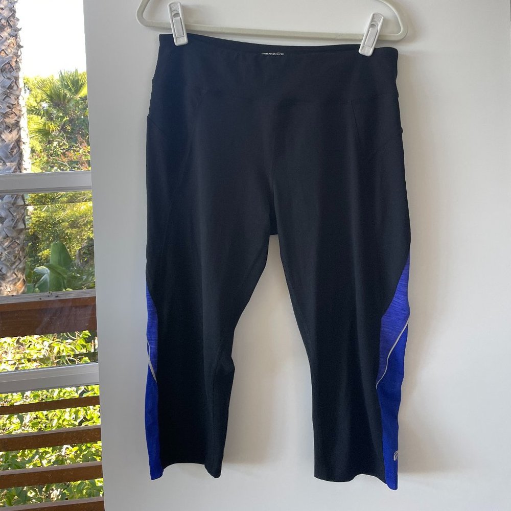 Marika Cropped Yoga Pants in Black and Purple, Size XL